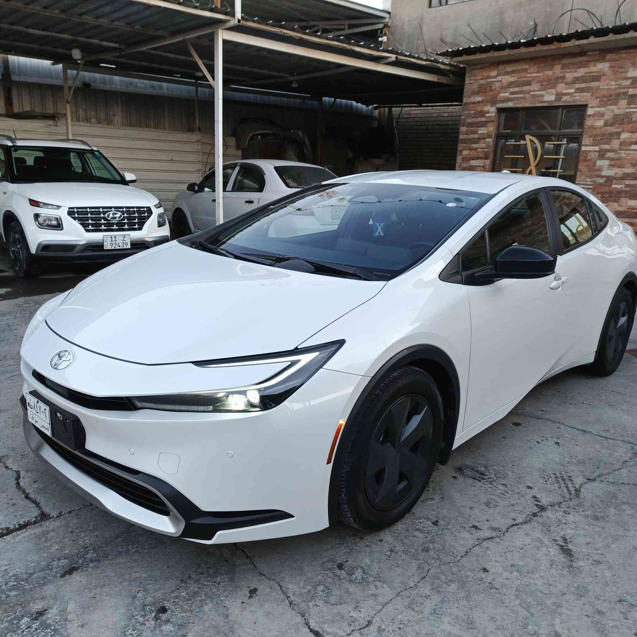 تحيه طيبه .. للبيع تويوتا بريوس الشكل الجديد . ياباني اصلي . سياره روعه . ثلاث انظمه (بلكن) بنزين . هايبرد . كهرباء . بدون ارباك . جميع الارباكات سليمه . دعاميه تصليح نفسهه. وصبغ نص جنطه . سياره على وضع الشركه . اقتصاديه جدا جدا . بيه سياقه روعه . تصليح درجه اولى اصرفت عليه ورجعته ابلادي . صور امريكا ناشره . ورقم الشاصي . ماشيه 36 الف حقيقي 
فوللل عدا الفتحه . شاحن اصلي مع السياره اني مشتري . اكرر سياره ثلاث انظمه . ياباني اصلي . سياره باسمي اني مستورد . تحويل مباشر . 
بغداد . كريعات . معرض القمه للسيارات الحديثه 
السعرر المطلوب  185$ 
م/ ***********
