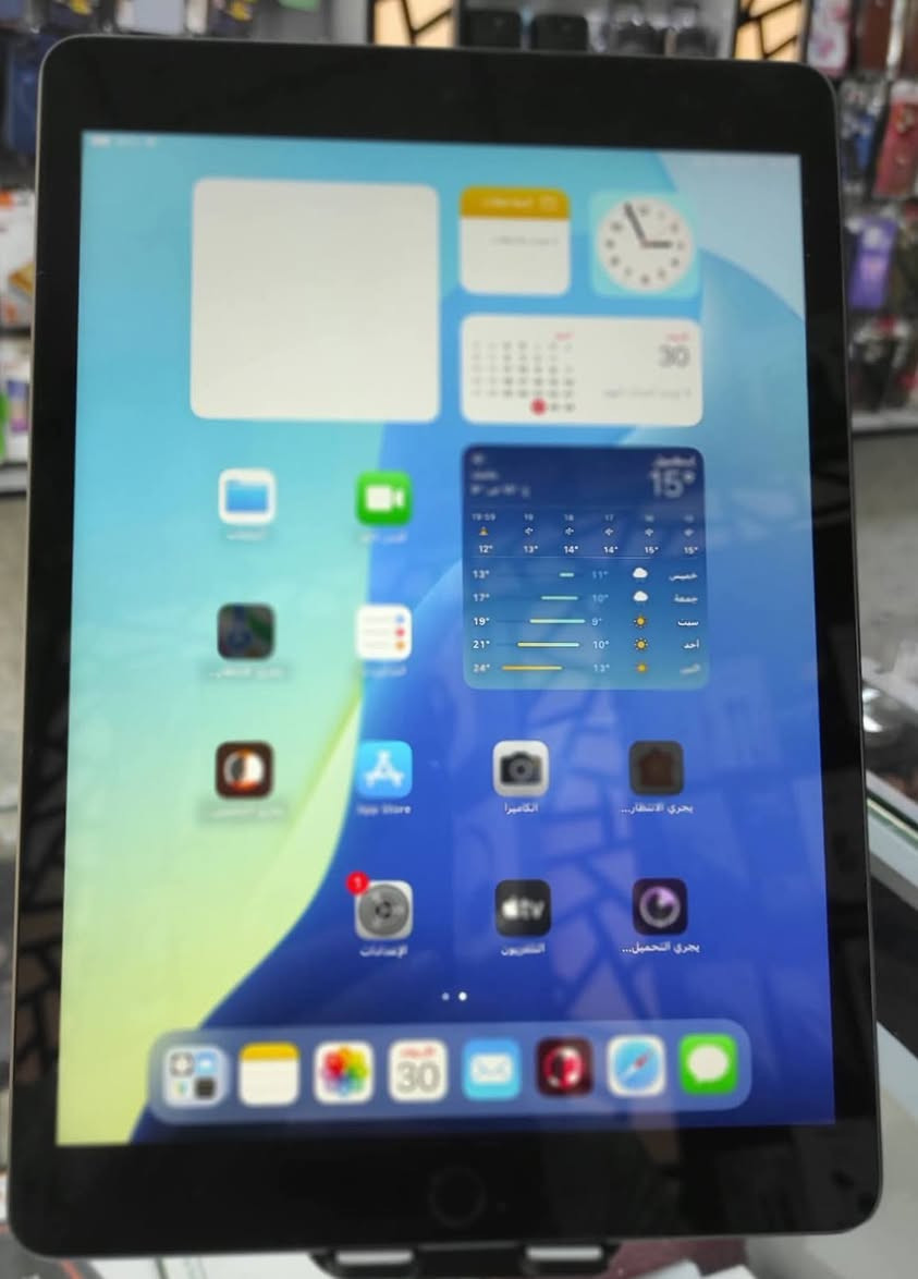 ايباد 9 للبيع نظافته 100% استخدام قليل كارتونه اصليه ويا الجهاز بي اشتراك مباريات وقنوات رياضيه مجاااااااني مدى الحياه وبي سينمانا مموجوده بأي جهاز ثاني يعني الجهاز قطعه نادره سعره 400 قفل سعره غالي لان موجوده بي هاي البرامج مكاني النجف ***********
