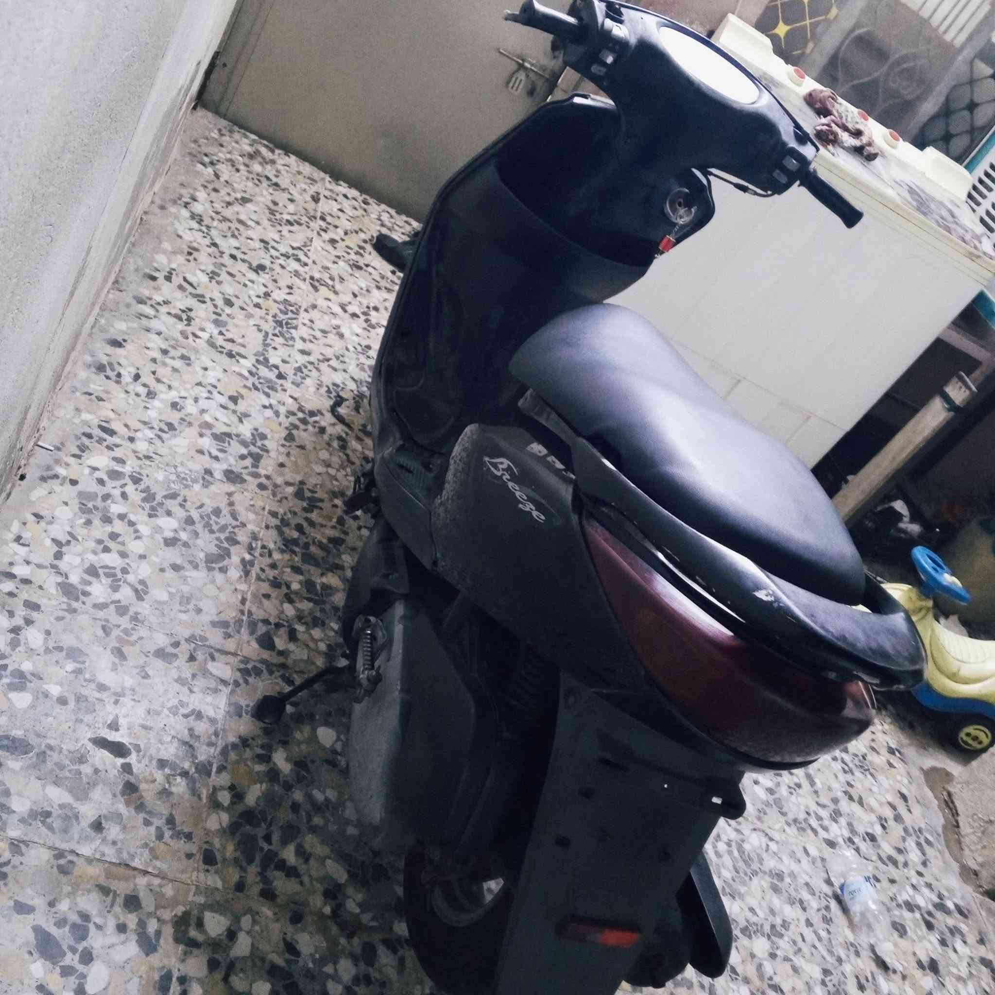 بريز كابريتر سرعته 140 كله بلديه وكله شغاله اي نقص مابيها درجه نضيفه لسعر 550 بغداد المشتل***********
