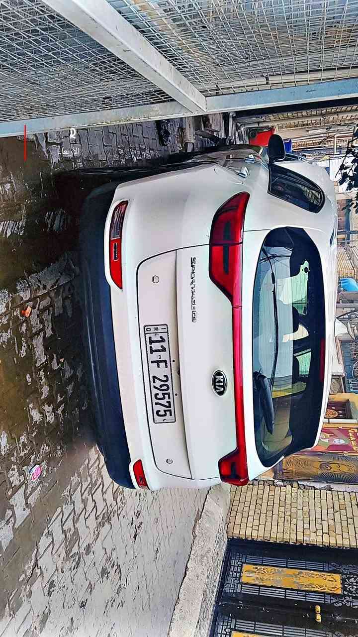 السلام عليكم سبورتج موديل ١٨ وارد امريكي مكينه GDi  سياره جاهزه وحلوه مال بيت مكاني بغداد صور الحادث موضحه السعر ١٦٥ $ وبيه مجال  رقم الهاتف ***********
