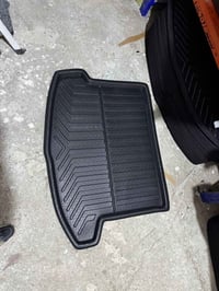 مكلف بالنشر....  السلام عليكم يوجد ارضيات نيسان روج  5 راكب تغطي الدوس...