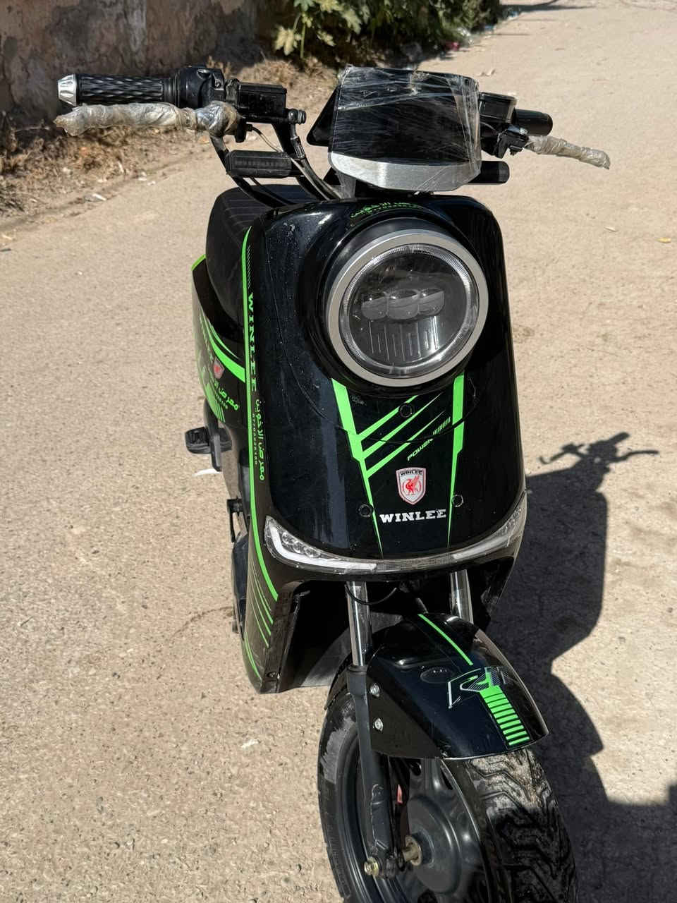 سلام عليكم R11جديده بطاريه بلادي قليل ماشي نظيف كلش شاحنه اصليه قوه الملف ٢٠٠٠٠ Rرجوع ل خلف عدد البطاريات: تحتوي على منظومة من 5 بطاريات كبيرة (تأتي غالباً من شركات معروفة مثل Wanli). مكاني ديالئ تقاطع القدس  رقم تواصل ***********
