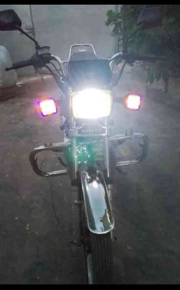 السلام عليكم موطور سيفان للبيع نضيف كلش كلش متلكه بنضافته ابد أوراق اصولي 6 اوراق مدفوع كمرك ومحرك كشر كله كامل دراجه خير من الله دبلات جدد ماصده جديده دشبول جديد ومع اشاير تايرات جدد محرك سبانه ممدوده عليه مكاني ديالى شهربان سعره 375 وبي مجال رقمي***********
