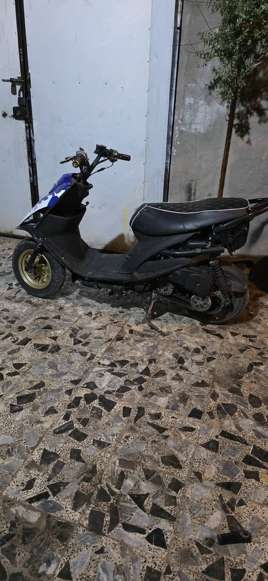 السلام عليكم حبايب ماكس عدلة بوشة 49 بدلة بوشة  المكان ميسان مغربة السعر 500 اوبية مجال للشراي ***********
