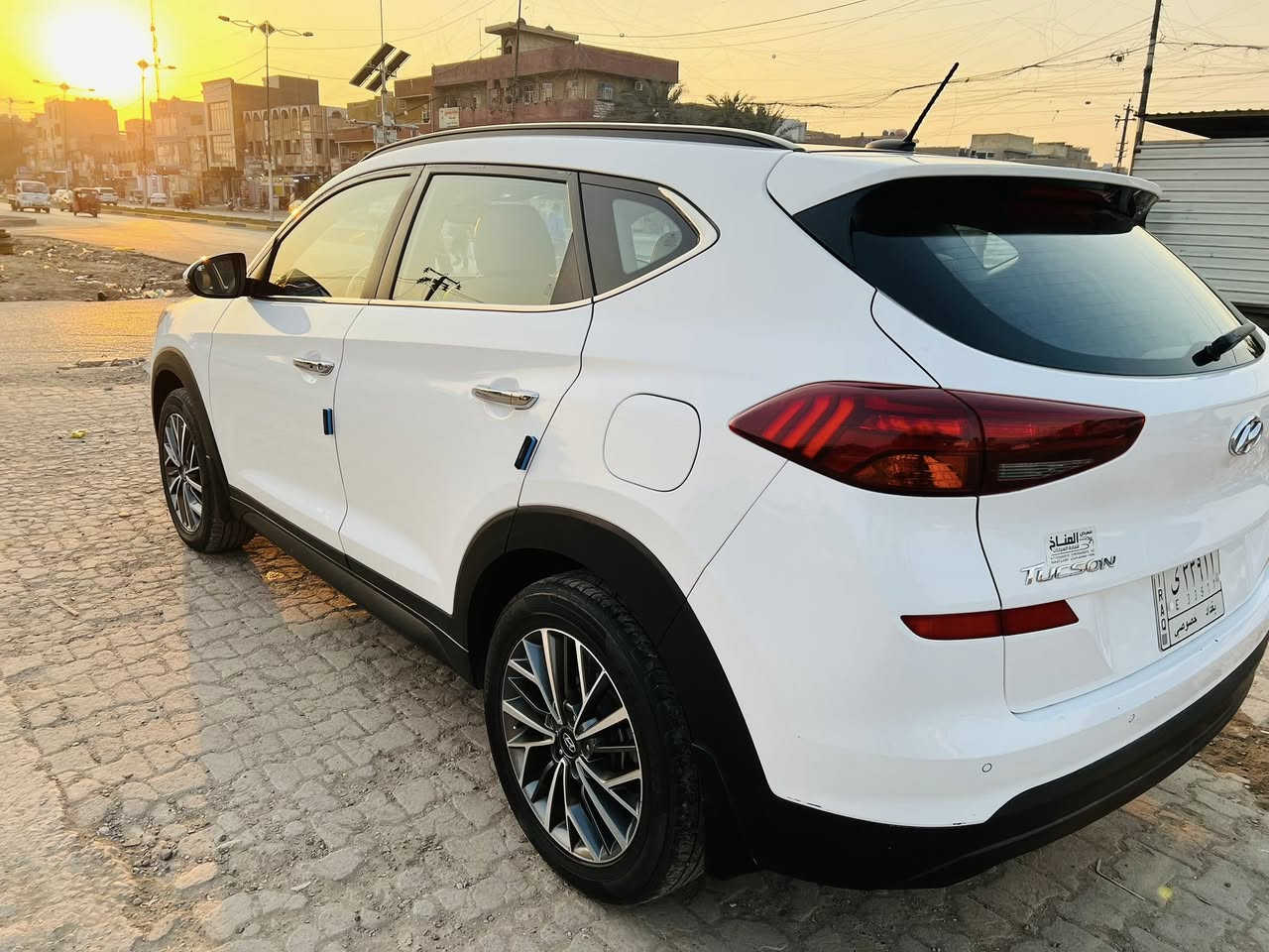 سلام عليكم 
توسان مديل ١٩ لبيع 
فول موصفات واحد على واحد من عده شاشه ايباد وزنون 
بصمه بواب 
بصمه تشغيل عدد ٢ 
اناره ابواب ترحيب 
نضمه قياده 
تحكمات ستيرن 
ارضيه جلد 
كشنات جلد 
حساس مامي خلفي 
شحن وايرلس 
رادار مامي خلفي 
كشن كهربائي بس مال سايق 
مرايات شفط وأشاره بل مرايات 
يدات نيكل 
تبريد قطعتين 
هند بريك بل رجل 
تخم تاير جديد مالصالي هواي من شديته 
هواي بعد بيها موصفات ما مذكوره 
سياره نضيفه 
مكاني  بغداد 
خابر وتدلل موجود 

***********
