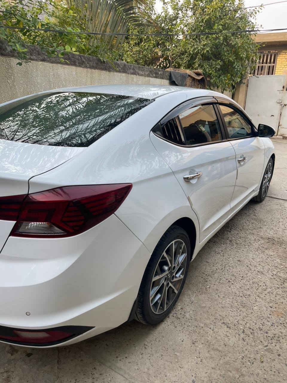 السلام عليكم النترا موديل 2019 خليجي فول موصفات واحد عل واحد
ليت زنون جاهزه من كلشي رقم بغداد تحويل مباشر حداديه تخم تاير تبريد كله جديد
 بيهه نص باب صبغ بدون دواخل فقط ولباقي كفاله مكينه كير مامفتوح مكاني بابل مركز
***********
***********
السعر ١٥٢ وبيهه مجال
