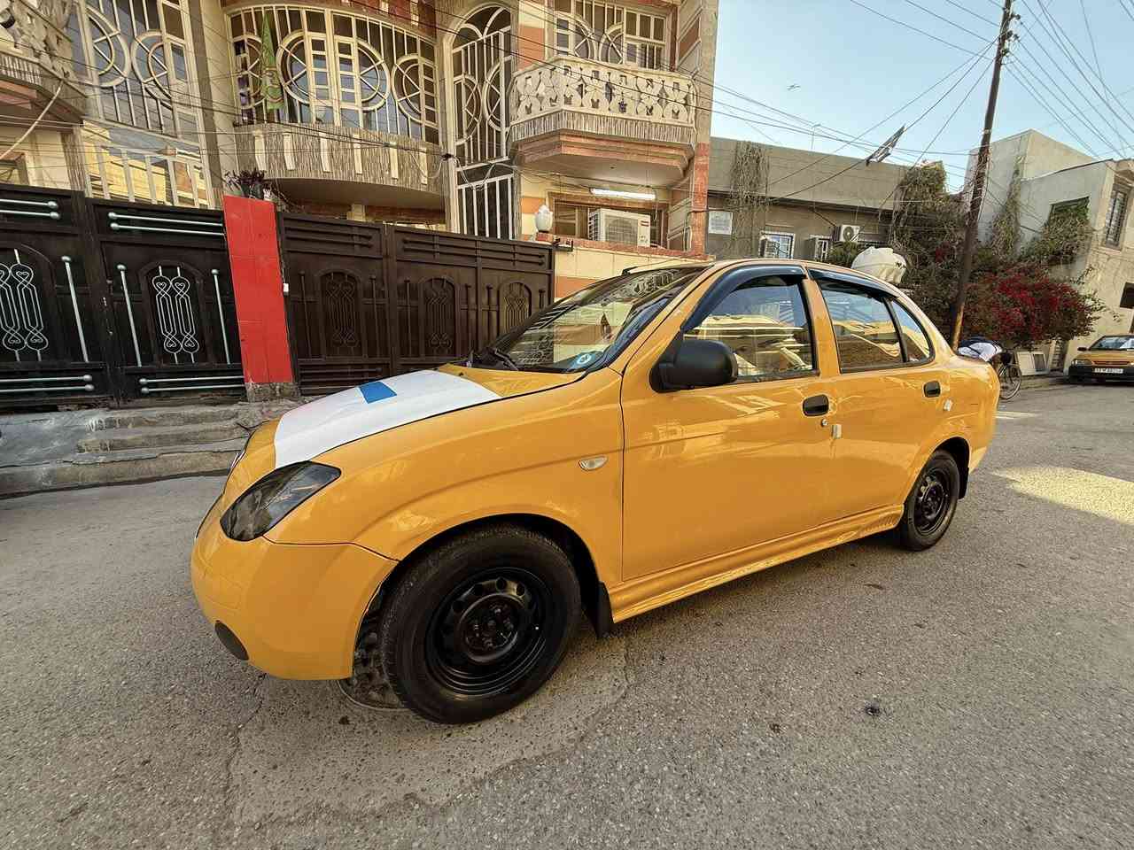 طيبة 2015سياره مكفوله ضربه صبغ تبديل شواصي مكفوله مكينه وكير مكفوله صدرها جديد.تخم تاير جديد هو والويل هئيه غرمات مصفره رقم جديد هزه وجامه هسه بدلتهن يعني من الاخير ماتتعب ولا تصرف مكانها بغداد الحريه معروضه ب42وبيها مجال ***********
