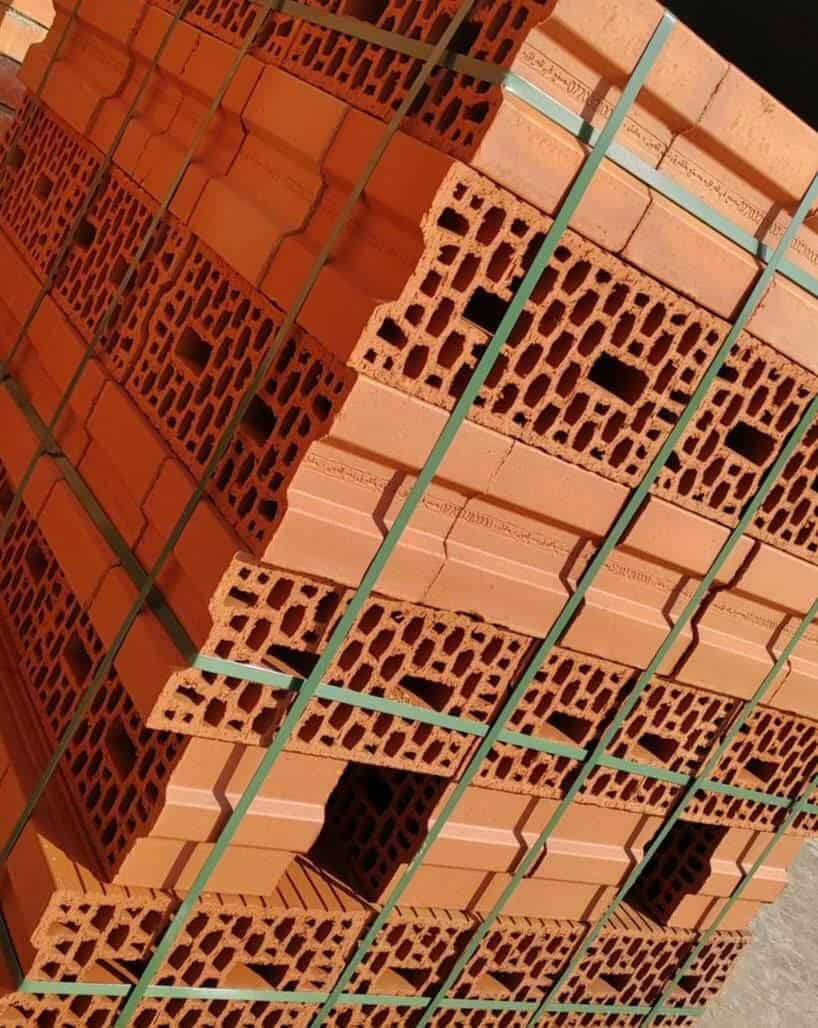 يتوفر لينا بلوك احمر درجه اولى طابوك  احمر استفسار اتصل على الرقم  واتساب ***********
