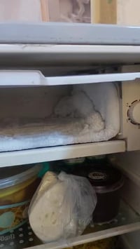 ثلاجة • للبيع • السعر خاص