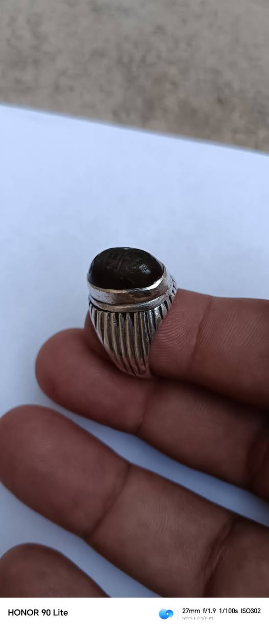 للبيع خاتم قديم الحجر منقوش


**إذا كنت صاحب هذا الإعلان وتريد حذفه لأي سبب، رجاءا أرسل رسالة إلى الدعم الفني**
