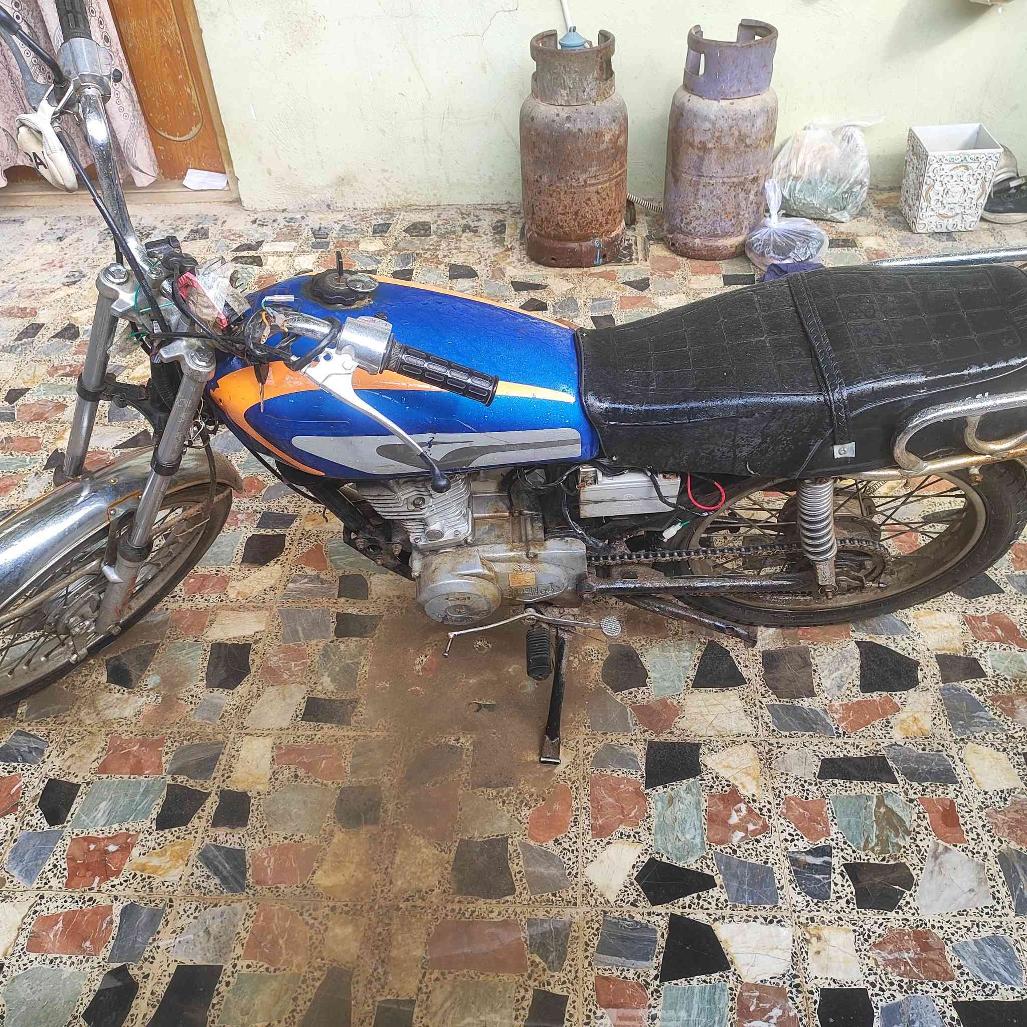 للبيع تفاصيل داخل صور


**إذا كنت صاحب هذا الإعلان وتريد حذفه لأي سبب، رجاءا أرسل رسالة إلى الدعم الفني**