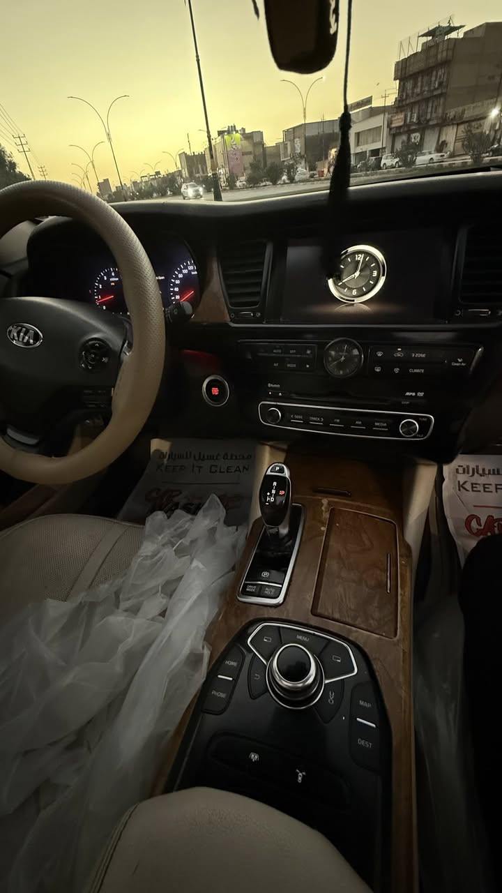 السلام عليكم كوريس موديل 2013 السياره وارد خليجي فول vip السياره 6 سلندر المرغوب بيها قطعتين صبغ للبيع او لمراوس السعر 150
*********** 
***********
