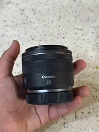 canon RF 35mm f1.8 macro نظافتها 100‎%‎ سعرها 450 الف توصيل مجاني لكل ...