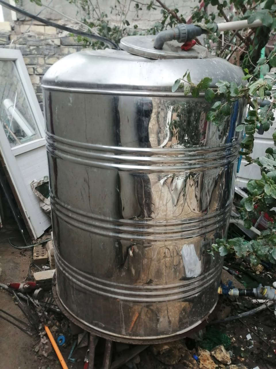 تانكيات استيل حجم الف العده 2 مكاني واسط 
السعر350
***********
