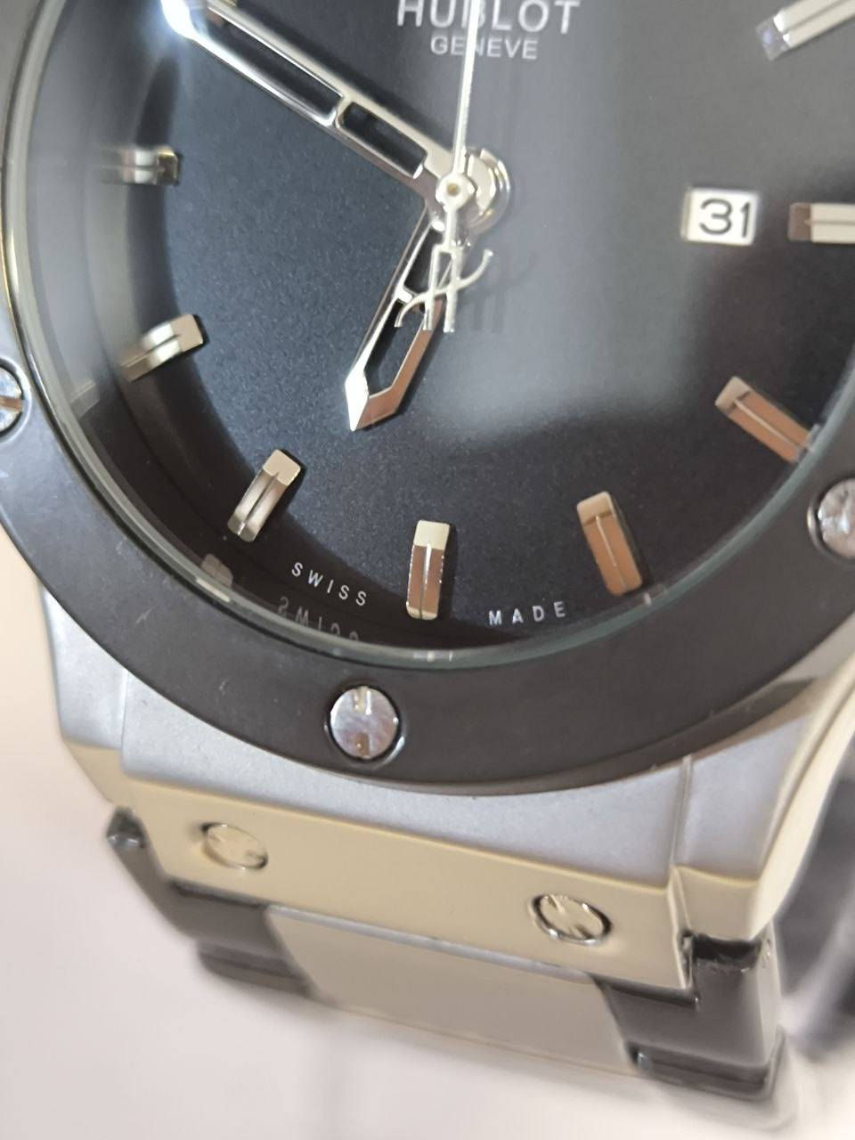 ساعة هابلوت HUBLOT
تحفة فنية 
مكينة كوارتز 
هيكل وسير تيتانيوم مزيج ب فحمي
ميناء فخمة سوداء مزودة بمنفذ تاريخ 
زجاج معدني ضد الخدش 
مقاومة ماء وغبار
القطعة مختمة بالكامل حفر
وزن ثقيل 

🔴ملاحظة متوفر قطعتين فقط

سعره :- 30 ع اول تم 
للحجز والاستفسار يرجى مراسلة الصفحه


**إذا كنت صاحب هذا الإعلان وتريد حذفه لأي سبب، رجاءا أرسل رسالة إلى الدعم الفني**