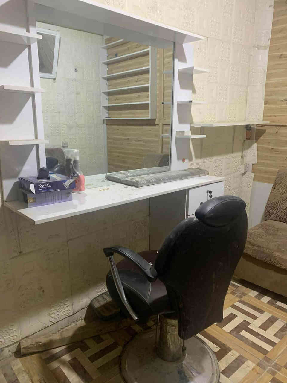 کورسی و مێزی دەلاکی پاک و تازە
بۆ فرۆشتن ٢٠٠ هەزار و مەعامەلەیەکی کەم.
***********
لە سلێمانی.. السليمانية, العراق
