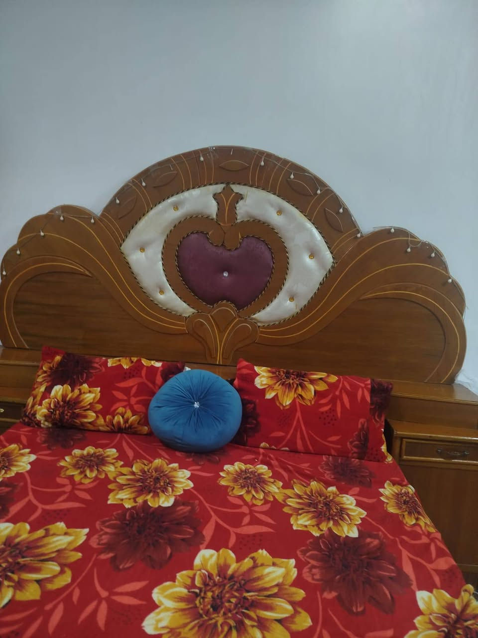 غرفه نوم للبيع مستخدمه
***********
