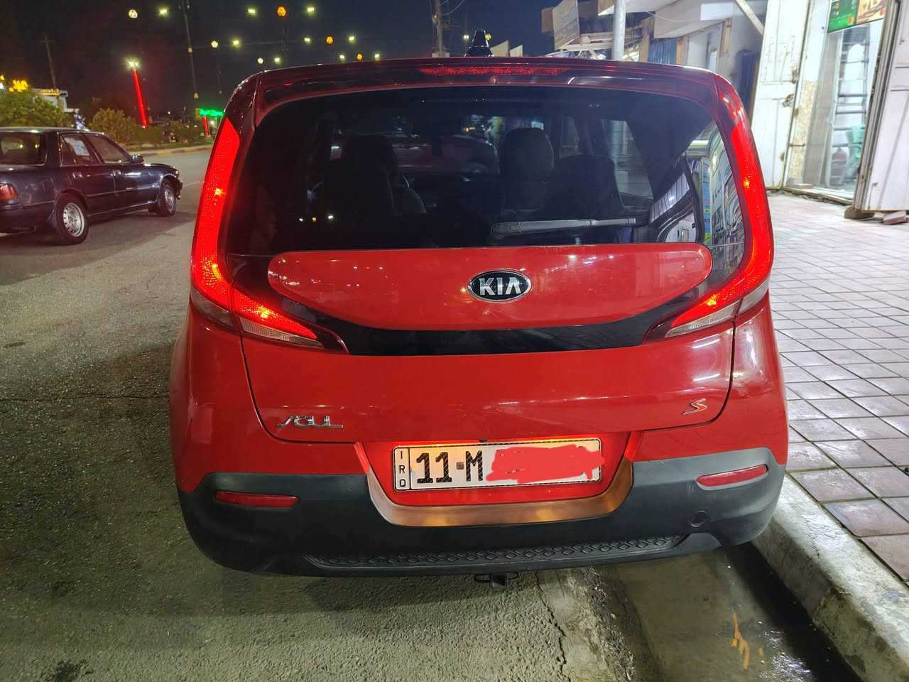 السلام عليكم سياره كيا سول S والاس غنى عن التعريف معروف بمواصفاته للبيع وارد امريكي  موديل 2021 محرك 2000 دوش سياره كلها ليبل واحد نظيفه السقوف روز رايز حادثها موضح اللي بالصوره وهذا رقم الشاصي مع الصور رقم بغداد باسمي سنويه ب 28 تنتهي ماشيه 28,000 والاستفسار على الرقم *********** يوجد واتساب مكاني كربلاء المقدسه السعر 140
