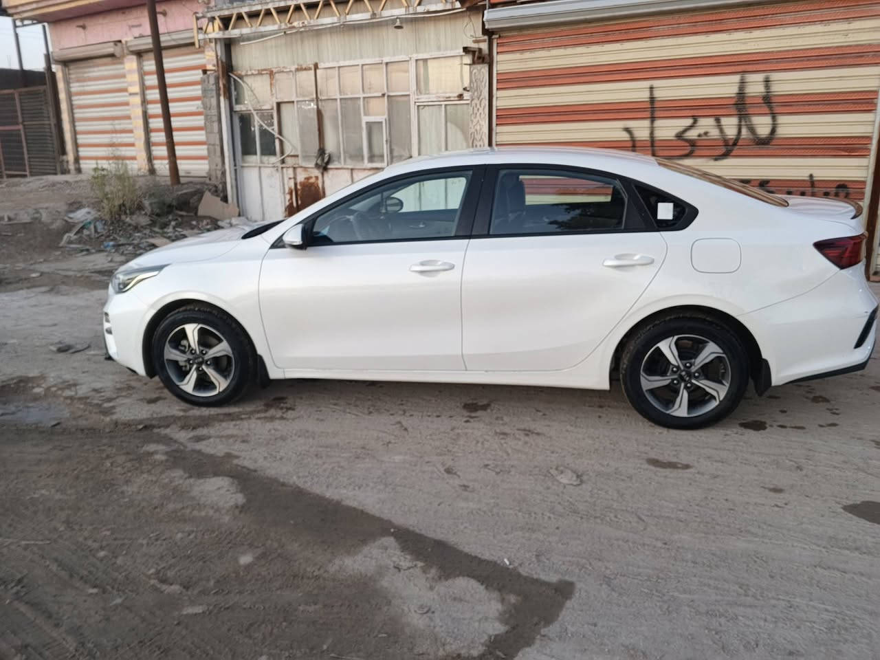 السلام عليكم ورحمة الله وبركاته من رخصه الادمن
للبيع كيا سيراتو خليجي 2019 اللون أبيض لؤلؤي ماشيه 102 الف وبيه شخوط بسيطه موضحه بالسونار رقمها بغداد انكليزي الجديد السنويه لل28 السعر 150 وبيه مجال بسيط العنوان الحصوه حي الانتصار للتواصل ***********
