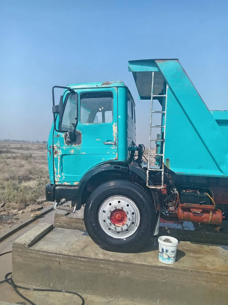 البي موديل 75السياره جاهزه للعمل  مكينه ٢٨كير ١١١اكسن جيف تخم تاير
مكان السياره الديوانيه الحمزه الشرقي *********** السعر ١٣٠
