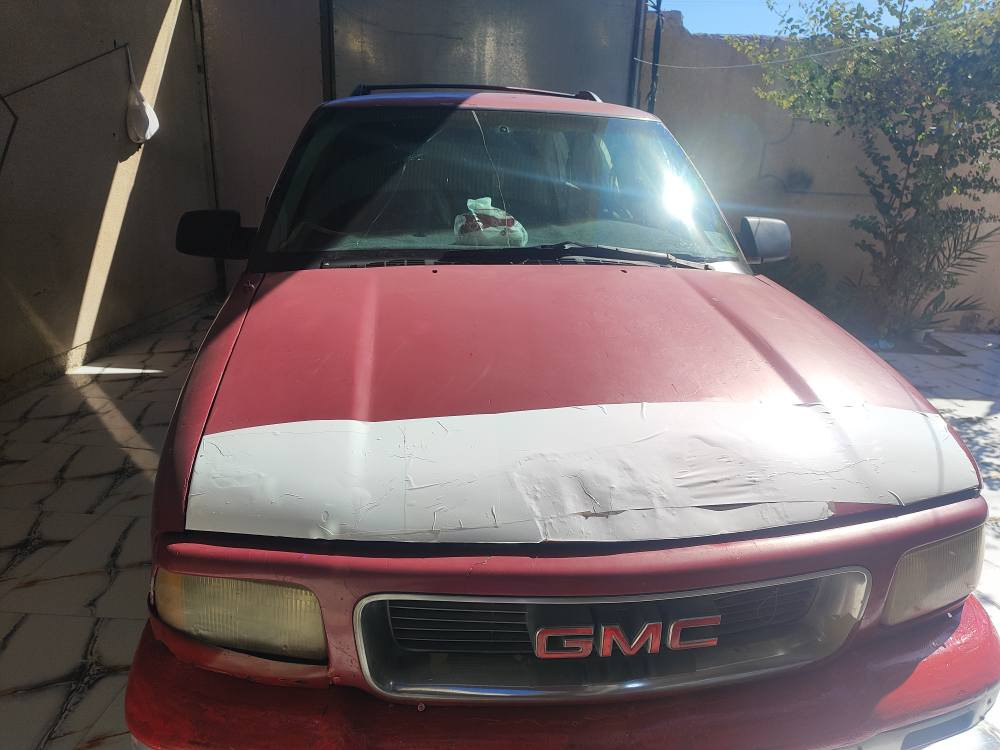 سياره جمسي مكينه وكير ثنين ونص جديد رقم كربلاء أ مشر وع وطني السياره حلوه مكان السياره البصره قضاء المدينه السعر 33وبيهه مجال شراي يتصل *********** المدينة, البصرة
