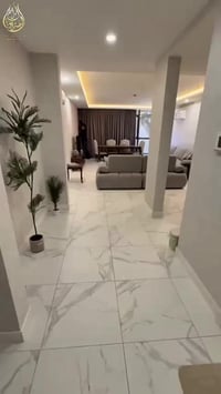 مجمع ابراج النخله السكني  • شقه مؤثثه للبيع 🏫 • المساحه 221 متر 📐 • بن...