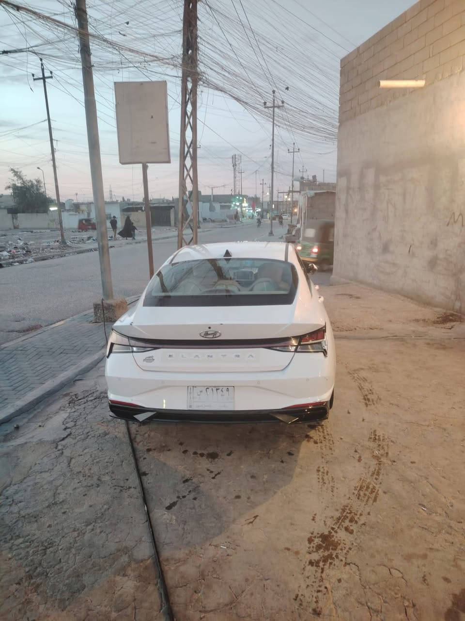 السلام عليكم النترا خليجي موديل 2023 كفاله عامه بيه بس الدوسه رقم بغداد اقساط استقطاع مباشر السعر 165$ بيه مجال مكان السياره البصره ٥ميل  مكلف بالنشر للاستفسار صاحب السياره ***********
