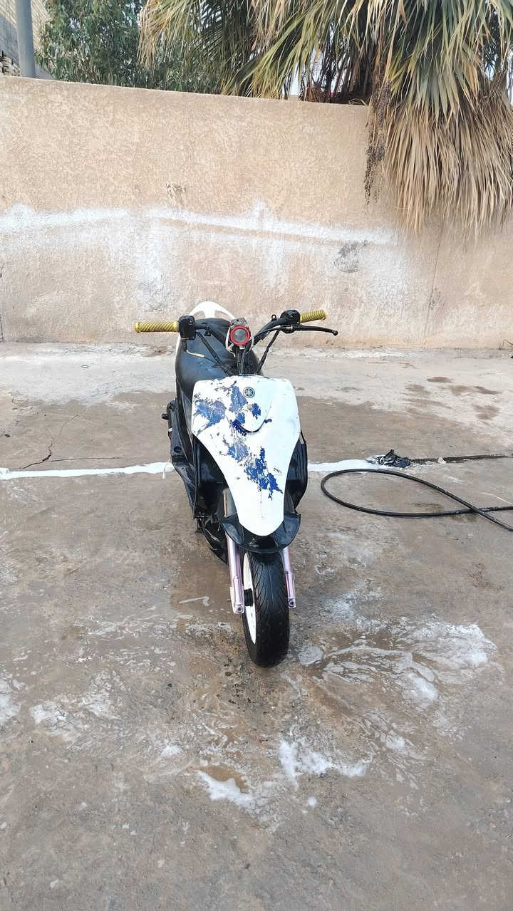 سلام عليكم ماكس للبيع الدراجه بيه هواي تزويد او توني زوددتها ٥٥ الدراجه توني معمرها ضفيره جديده او تواير جدد او لايت عدسه او صدر رياضي او صدر امامي رياضي او صالنصه رياضي او كابريتر جديد الدراجه كامله المكان ناصريه مركز *********** السعر ٤٥٠ او بيها مجال
