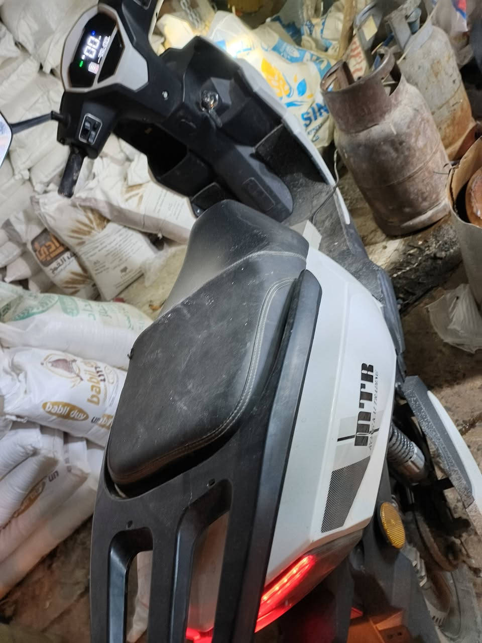 دراجه شحن البيع جديده وسعر مناسب فقط واتساب ***********
