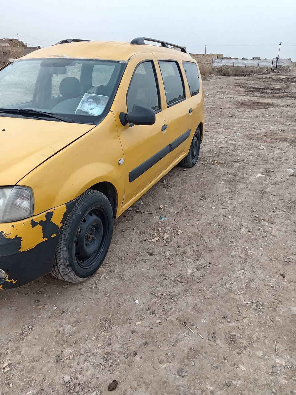 للبيع او مراوس كير ومحرك تخم تاير حداديه سنويه ل ٣٠ مصفره هيأه وغرامات  سياره جاهزه سعر ٤٧وبيه مجال *********** ديوانيه
