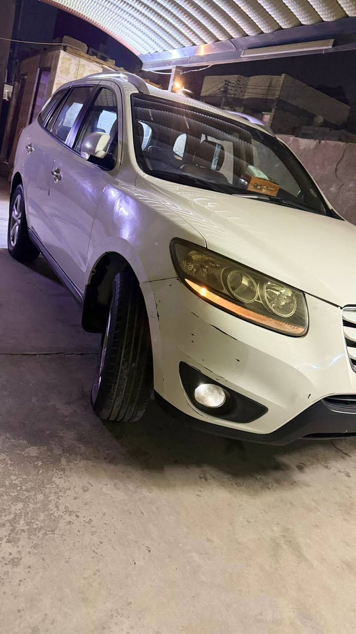 سنتافية 2010 فول مواصفات بصمه و سلايت و ثلاث قطع تبريد و سبعة راكب رقم بغداد تحويل مباشر للبيع او مراوس موديل احدث المكان بغداد مشتل السعر خاص ***********
