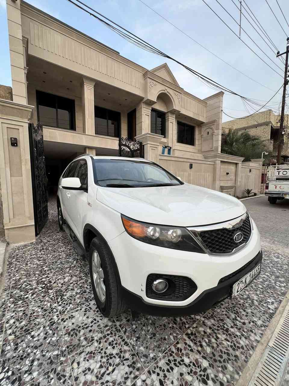 سورنتو للبيع
موديل 2011
محرك 4 سلندر 
مكينة 2.4 لتر 
تدفئة تبريد
السعر 135$ 
السيارة مكفولة 
للتواصل:***********
