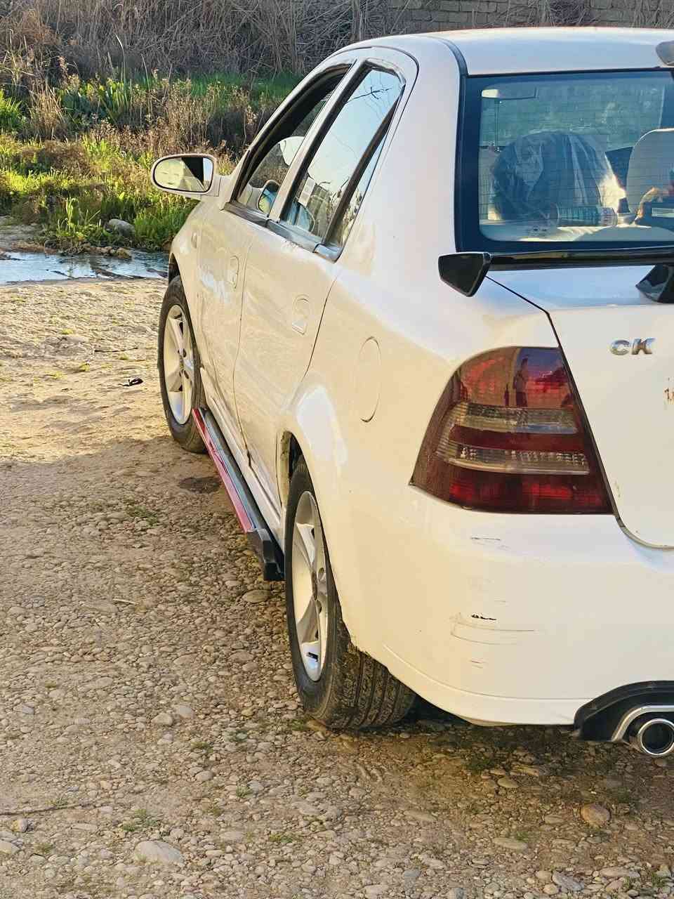 السلام عليكم سيكي للبيع 2013كصه قديمه رقم كربلاء مشروع وطني صاحبها بلموصل  سعر 35 وبيها مجال 
رقم  ***********بي واتساب سياره مكانها بلموصل الايسر
