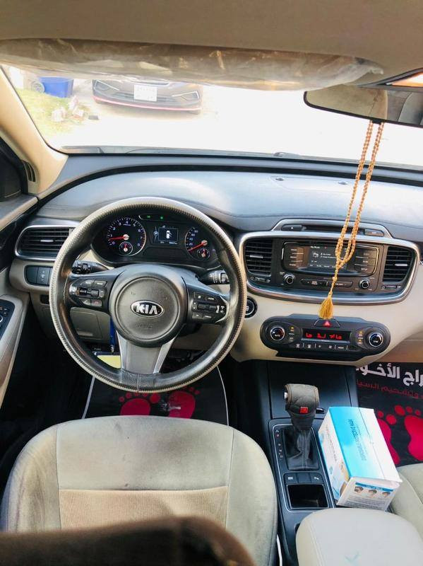 السلام عليكم سورنتو 2016 خليجي مكفوله فول مواصفات اريد ابيعها لان محتاج فلوس كلش السيارة نظيفة كلش ماشية 90  سعرها 190 لان محتاج الفلوس سريع هذا رقمي
***********
