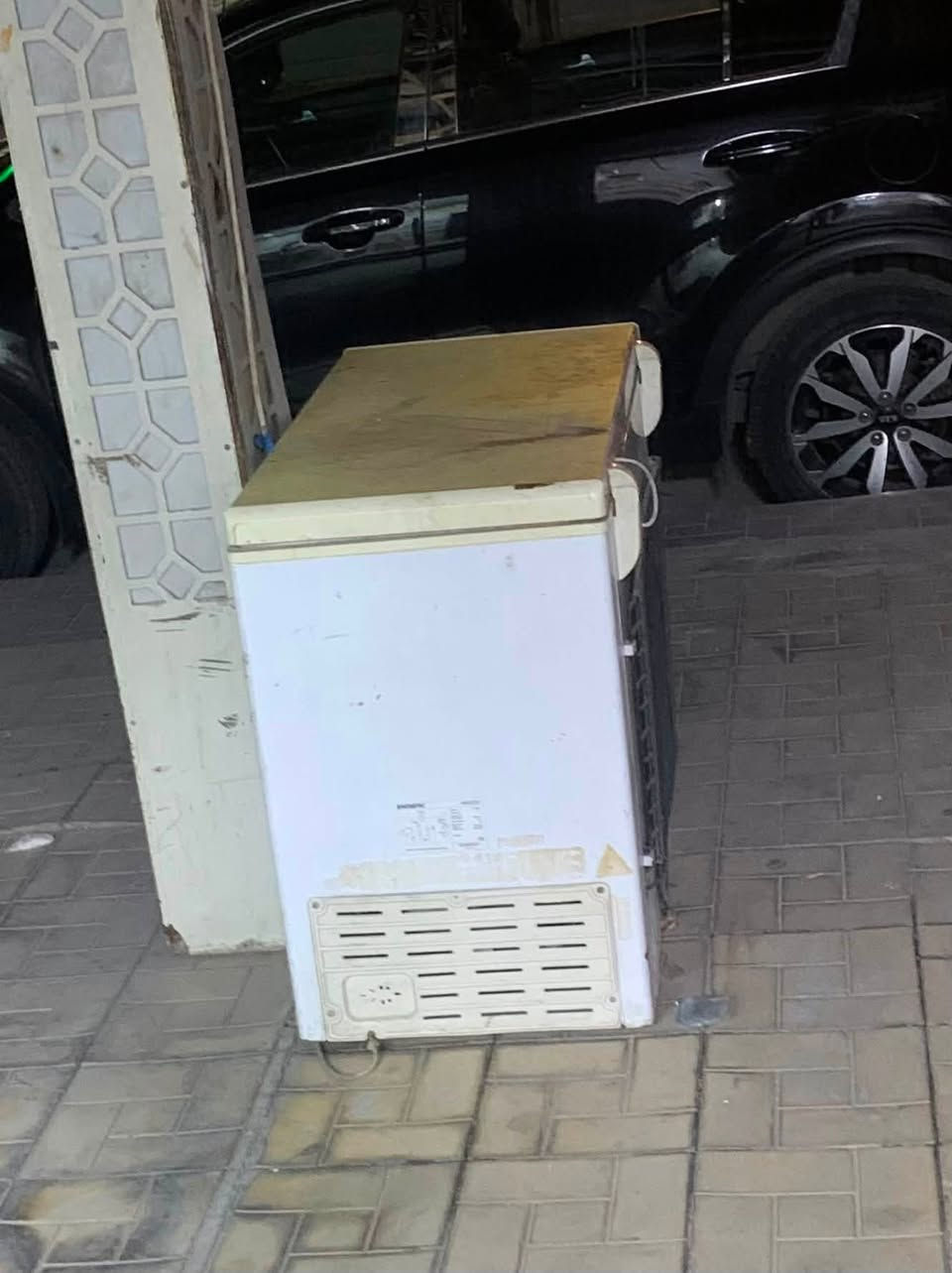 روفوف+سفينه وسطيه+ثلاث برادات واحد نقص باب بس كلهن شغالات فول+مجمدة  
سعر مناسب 
بارك السعدون 
***********
