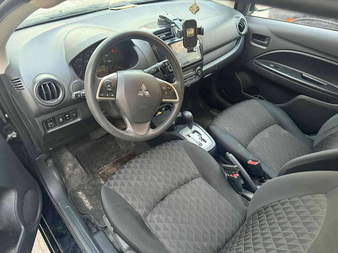 سلام عليكم ميراج مديل ٢٠٢٤ زيرو حادث جاملغ الايسر مبدل واربع اصابع من باب مصبوغ سياره بعدها بدهن شركه وزيرو والمواصفات معروفه تفاصيل خاص 90$بيه مجال حك جيه ***********
