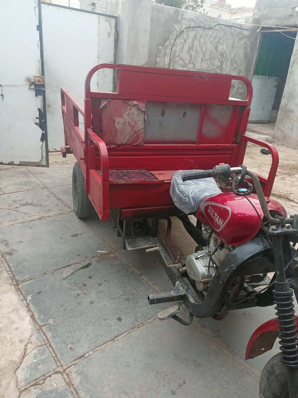 سلام عليكم ستوته للبيع موديل 13 اوراقها بيها فطر بلرگبه عنوان ميسان العماره الماجديه قرب سيد جميل  شراي يخابر
***********
