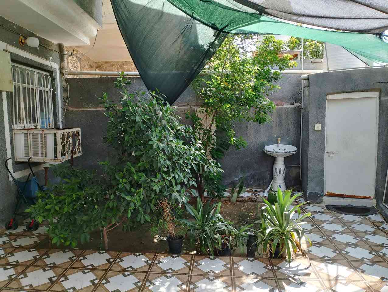 بيت للبيع مساحه 140متر
***********
