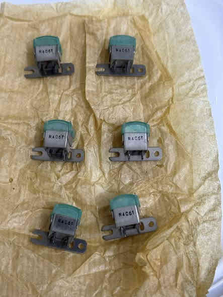 هيد ستريو الكميه محدوده مال مؤسسه ياباني ارجع واكرر الكميه محدوده سعر القطعه3الاف للحجز خاص او عله هاذ الرقم :***********
