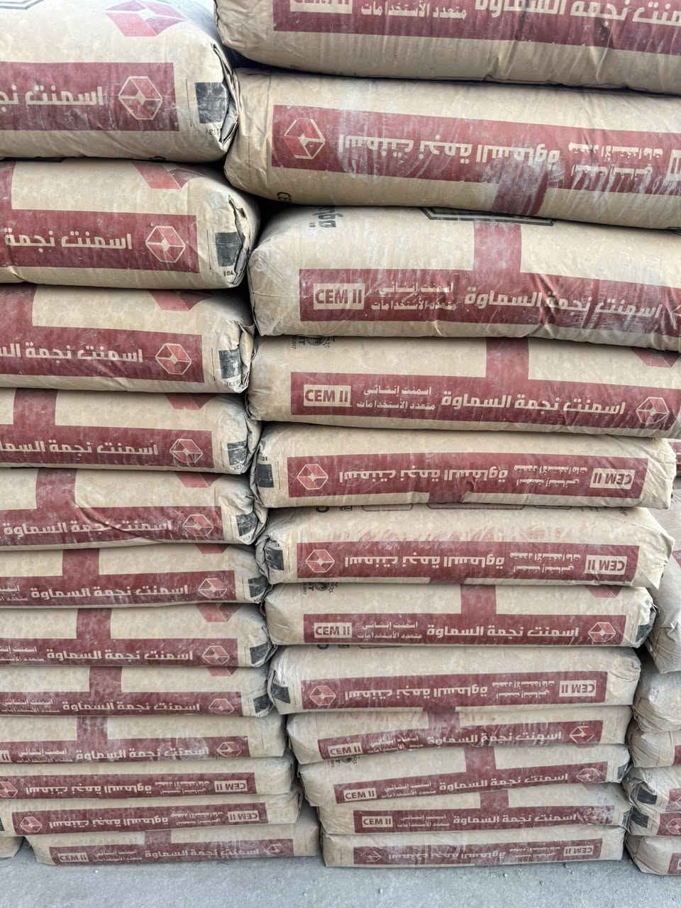 يتوفر اسميت امتياز والمقاوم والعادي واكرستال الطن ب100الف مطروح واصل حسب المسافه اقل طلب 2طن ***********
