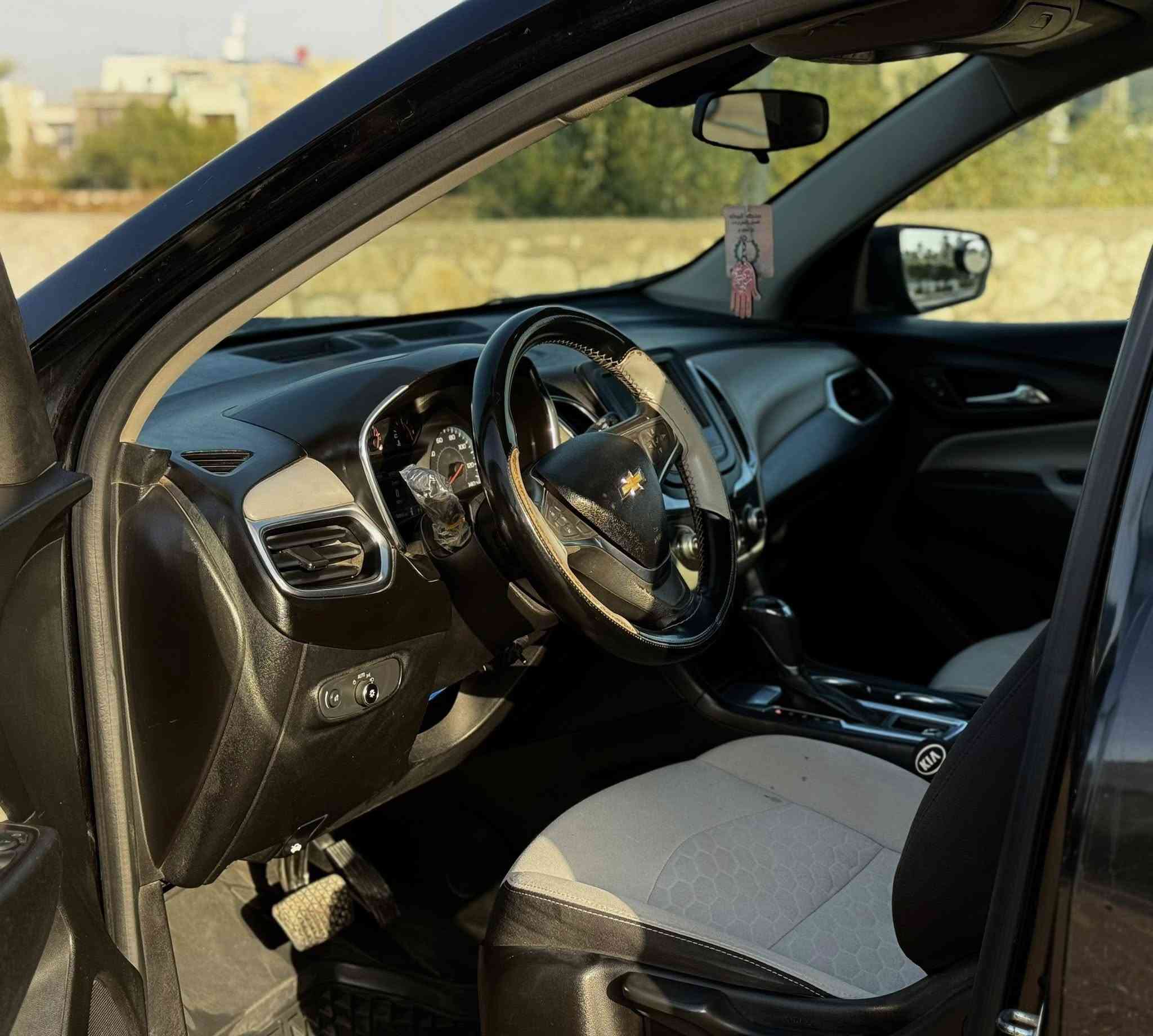 يالله اللهم صلي على محمد وال محمد 
بيع فقط 
شوفرليت كوينكس ٢٠١٨ امريكي 
محرك ١٥٠٠ توربو  ضرر جدا بسيط 
السياره جاهزه على اخر حبايه 
للجنايه باسمي رقم ميسان 
هزه جديده صار شهر من سويتها 
وارقام انكليزي جديده وسنويه جديده لغايه شهر ١٢ ..2030 صار شهر من جددتها
حداديه توب التوب ١٠٠٪؜ 
عليها تخم تواير ارقى نوعيه المشيلن الاصلي جدد نضافه ١٠٠٪؜  
وويل بريمير جديد جدا اصلي
تخم دسكات ارقى نوع صار اسبوعين من شديتهم 
ارقى نوع بلكات AC-Delco وارقى دهن اخليلها اصلي حصرا
التفويله البانزين العادي اتمشيك ٦٥٠ كيلو او اكثر حسب دوستك لان نضافه فول ماشاءالله 
التبريد ثلج بعز تموز الحماوه ماتعبر٩٠ نهائيا…. وي التبريد
ناعمه جدا ونشطه جدا ترايك وين مايعجبك ٢٠٠
منضومه التوربو نضيفه جدا وعليها ادامه كامله شرط ربع ماتصرف عليها 
لايتات زنون زراعه جدا قويه مياذن المقايل وكشافات زنون اصلي 
الكشره نضيفه حيل سياره مال بيت صارلها ٤ سنوات عدنا الي ياخذها ربع دينار شرط بعد المعاينه مايصرف عليها 
متعوب عليها حيل ومستعجل على بيعتها …
مواصفات معروفه دواخل لونين اصل
نجي للحادث
حادثها بامريكا فقط بارد بمقدمه البنيد كد اشبر وشرط المعاينه..
والجاملغ بدلته اني موجود مالها الاصلي بدون صبغ فقط بارد بي والصندوق جوه الرقم شوي بي صبغ من امريكا ..
بالعراق صار بيها بارد بالباب الخلفي
اذا تحسب القطع فقط الصندوق بي صبغ مو كله جوه الرقم فقط … اما الباقي بارد والجاملغ بدلته والاصلي تاخذه ويا 
بدون دواخل بدون نهائيا الدعاميات نفسها بلاد وكذلك بدون ايرباك بدون سيرفس كامله مكمله تحفه والله❤️
السياره جدا جدا ناعمه وتجي وتشوفها
وبالعافيه ع الياخذها
السعر ١٣٥ وبيها مجال بسيط
عنواني العمارة ميسان 
ارقامي متواجد واتس اب واتصال رصيد
0773999319
***********
