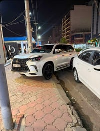 شلون الشباب السلام عليكم لكزز كورو 2019 ماشيه 83000 السياره وكاله خليج...