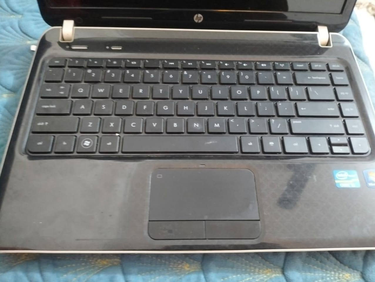 السلام عليكم
لاب توب اسمه اچ بي
ذاكرة 3 كيكا
كارت الشاشة 4 
مواصفات كلش عالية 
يعني ما يصفن لو يعلك للبيع سعره ٣٥٠ بي مجال للشراي للتواصل ***********
