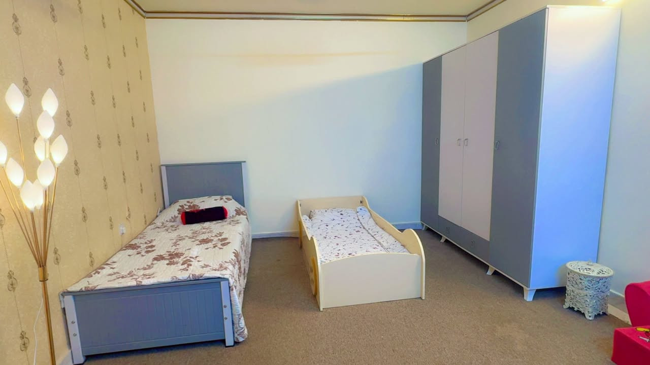 غرفة نوم  نفرين تركيه باب اول من العالميه ماخذته نضافه ٩٠٪؜ متكونه من جربايه نفرين وكومدي ثنين وكنتور سلايد كبير وكومدي مجرات ٥ وميز تواليت 
وغرفه اطفال متكونه من جرابي نفر عدد ثنين وكنتور ٤ أبواب 
ورحله طفل وحاسبه شغاله 
كل الغراض نضيفه مابيها اي كسر نهائياً مكان بغداد زيونه 
تفاصيل اكثر على الخاص


**إذا كنت صاحب هذا الإعلان وتريد حذفه لأي سبب، رجاءا أرسل رسالة إلى الدعم الفني**