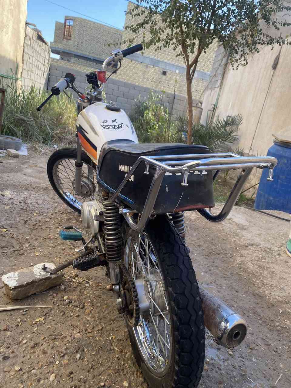 سلام عليكم شباب دراجة البيع نامه (كلك كلك )دراجة خير من الله مكينه نامه مبدل بس ولفات ما عوزه شي شلعته كلش حلوه سعر 350بيه مجال حك جيه عنوان فضليه شراي انتصال ***********
