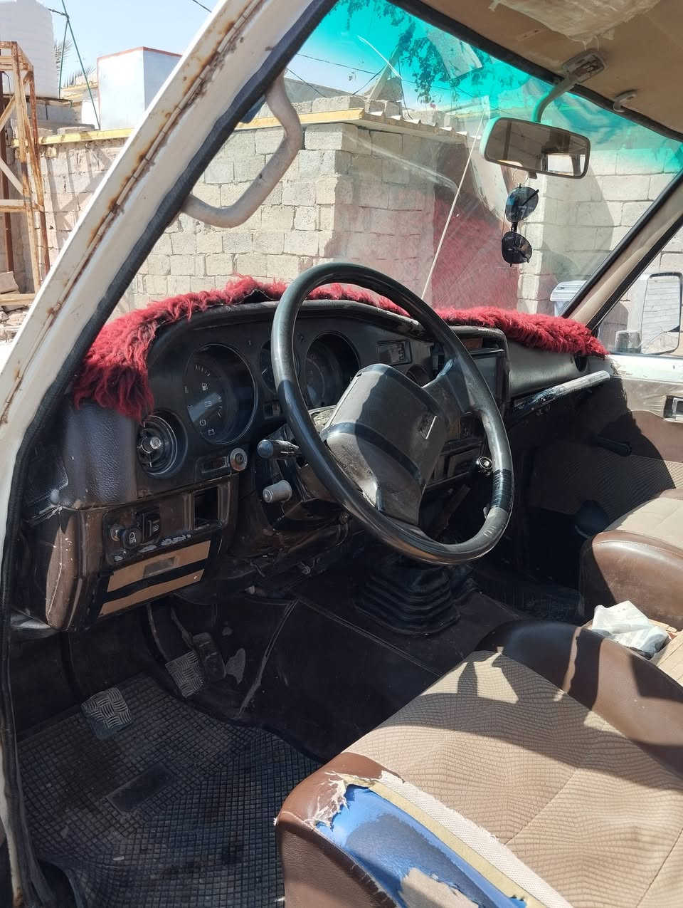 سلام عليكم لاندكروز للبيع 89 سياره خير من الله رقم بغداد تحويل بسم المشتري السعر اب46 وبيها مجال حك جيه الاستفسار اكثر عرقم ***********
