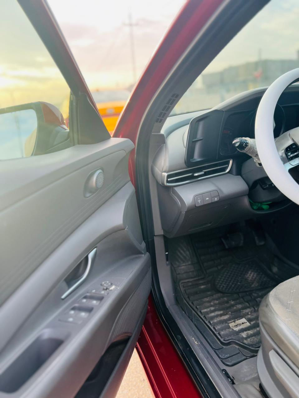 النترا 2021 امريكي ماشيه 180 الف   موصفات
تحكم ستيرن

 قياده ذاتيه 

حساس  خلف

كامره خلفيه

تبريد شاش 

لد نهاري

محرك ٢٠٠٠

دوش

كير 8 

تشغيل عن بعد

رقم قادسيه

ضربته جاملغ الخلفي فقط بجم كبس
سياره حر بسمي
سعر 150 بيه مجال بسيط

‭0770 184 7956‬
