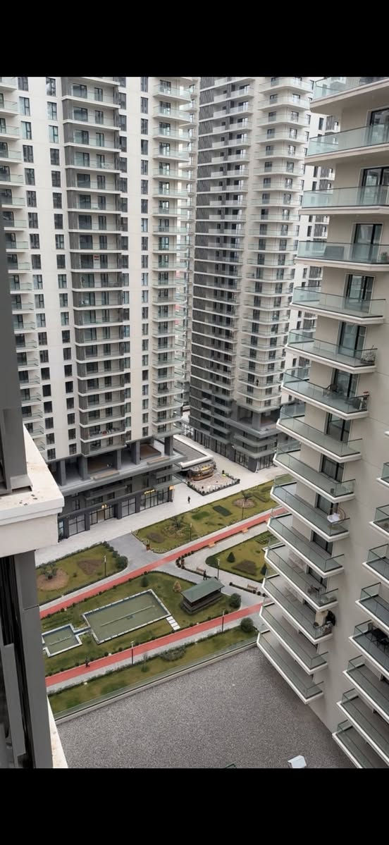 شقة مؤثثة للبيع في رامي تاور  
بسعر (75،000$)
غرفة وصالة  
مساحة 100 م  
ركن اطلالة داخلية وخارجية 
للاستفسار والتواصل 
***********
