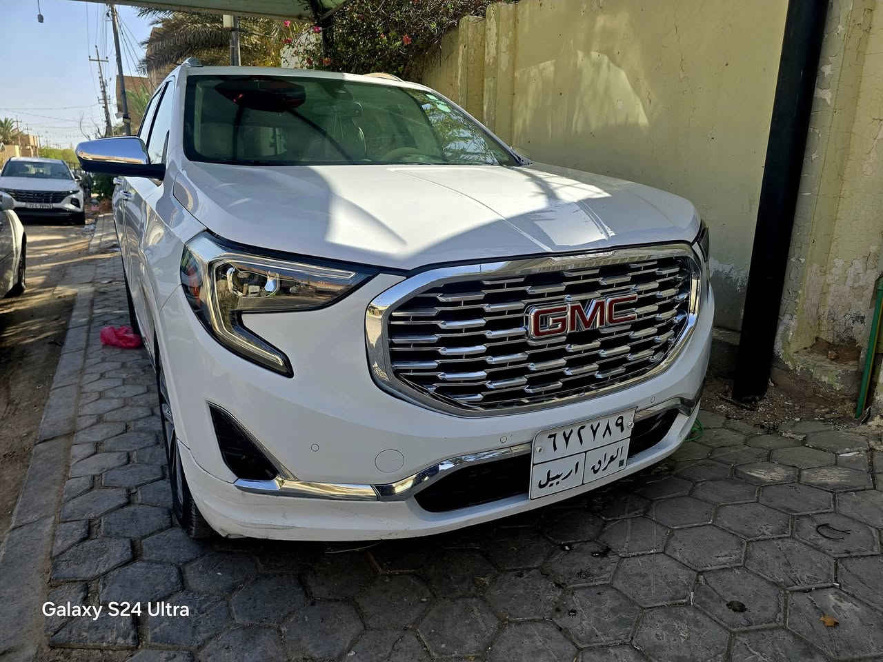 جي ام سي تيرين دينالي
•الضرر: الجاملغ والثاني بس مفتوح 
•الرقم: اربيل
•الايرباكات: سليم١٠٠%١٠٠

•المواصفات :
▪️السيارة: جي ام سي تيرين فئة DENALI لون ابيض
▪️الموديل: 2020
▪️المحرك: 2.0L تربو (اربعة سلندر)
▪️العداد: 140 الف كيلو حقيقي
▪️حجم الويل: ويل كب دينالي حجم 19 مع طقم تايرات جديد شهر من اشتريته
▪️لايتات زينون عالي وناصي مع حاجب LED  مع كشافات دعامية
▪️بصمات عدد 4 للابواب مع بصمة تشغيل
▪️حساسات خلفية اصل
▪️رادار امامي 
▪️حساسات ورادارات الاجتياز الجانبية (نقاط عمياء) بالمرايا الجانبية
▪️غرفة السيارة:كشنات السيارة جلد ابيض اصل
▪️تحكم فول كهرباء لكرسي السائق والراكب
▪️كشن ذاكرة (خزن ميموري) لكرسي السائق 
▪️شاشة الدشبول حجم كبير للتحكم بايعازات السيارة
▪️تدفئة لكراسي المقدمة 
▪️تدفئة بالستيرن
▪️جنطة كهرباء
▪️تشغيل عن بعد
▪️تطعيم نيكل لمقابض الأبواب
▪️سستم صوت BOSE 
▪️تحكم ستيرن جهتين بلوتوث وحاكية وكروس سرعة 
▪️نظام ABS مانع انزلاق
▪️السيارة جديدة وبوضع الشركة.مكان النجف الاشرف
السعر 189 ورقه
***********
