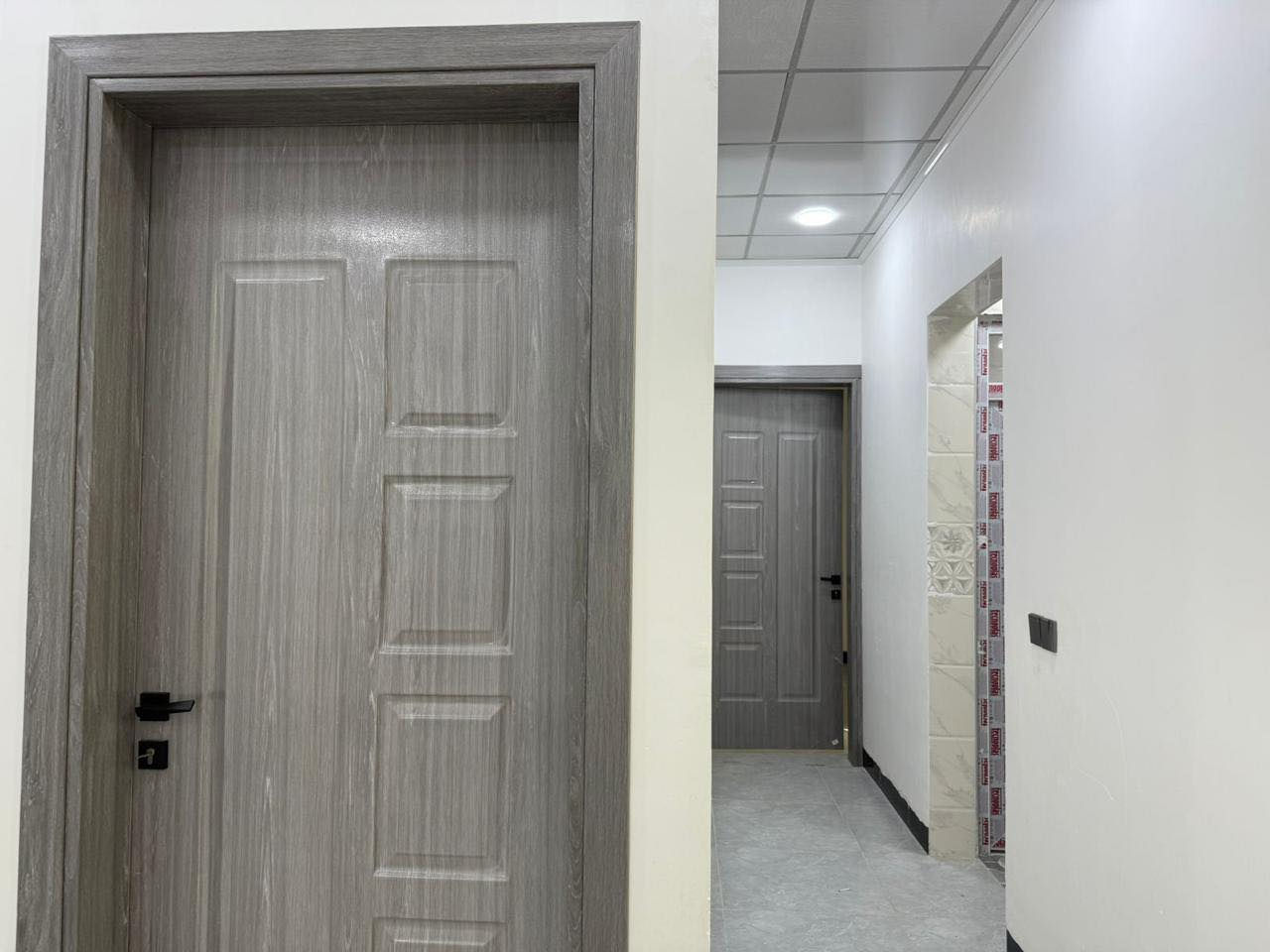 #للإيجار 
دار سكني طابق واحد زيرو حديث للإيجار 
حي الملايين قرب الكمرك ، تبليط خدمات كامله 
المساحة ١١٠م 
غرفتين نوم + استقبال + هول + خدمات 
الإيجار الشهري ٣٠٠ الف 
 *********** + واتساب
